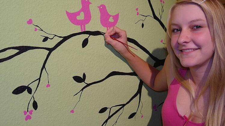 Antonia Kraus hat sich am Europäischen Wettbewerb "Work-Life-Balance" beteiligt. Malen ist für sie eines von vielen Hobbys. Foto: Stephanie Elm