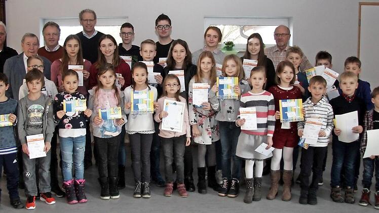 110 Kinder und Jugendliche bekamen das Sportabzeichen. Foto: Richard Sänger