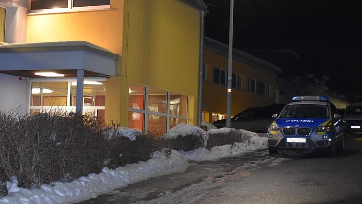 Die Polizei rückte zur Stadtratssitzung in Gräfenberg an. Die Besucherzahl wurde begrenzt Petra Malbrich