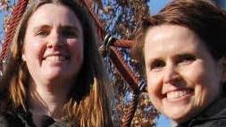 Yvonne Bilz und Cornelia Röder sind Mitarbeiterinnen der Koordinierenden Kindersschutzstelle im Landratsamt.  Foto: privat