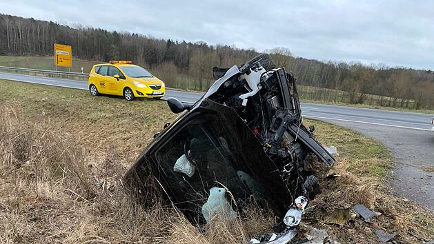 Eine Frau wurde am Samstagmittag bei einem schweren Verkehrsunfall in Oberfranken verletzt. Foto: NEWS5 / Ittig