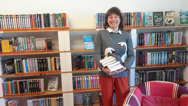 Dagmar Drescher ist die neue Leiterin des Bad Brückenauer Kulturbüros. Schon nach wenigen Tagen im Amt brennt auch ihr bereits das Platzproblem der Stadtbibliothek im Alten Rathaus auf den Nägeln.               Foto: Rolf Pralle