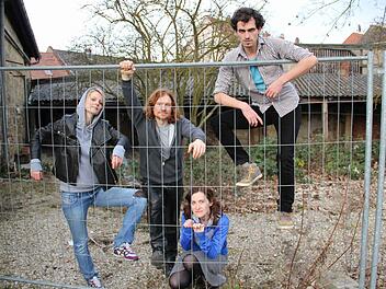 Olga Seehafer, Benjamin Bochmann, Heidi Lehnert und Martin Habermeyer, Ensemblemitglieder des neuen "Theaters im Gärtnerviertel". Foto: TiG