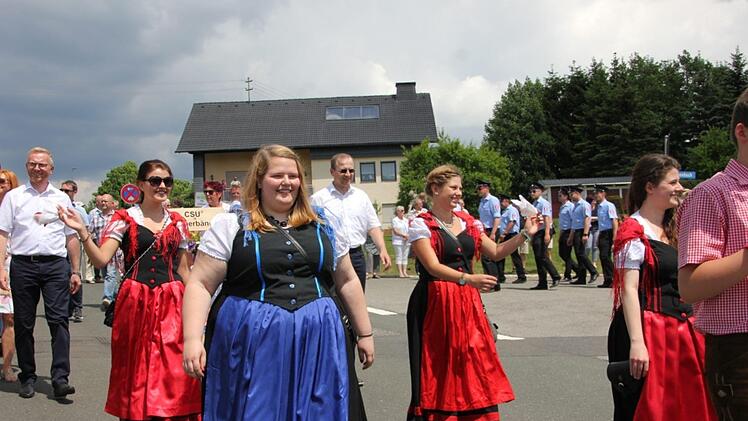Die Kirchweihgesellschaaft Buchbach Foto: Veronika Schadeck