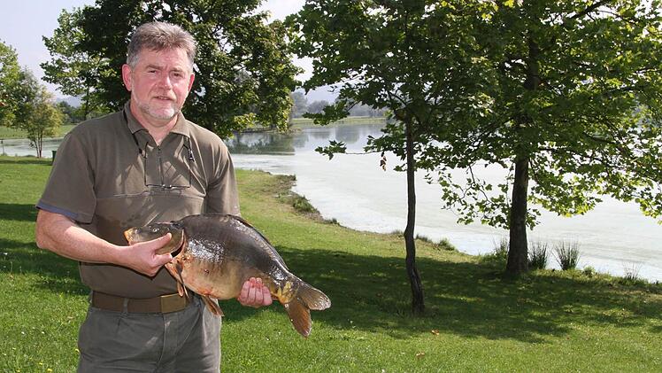 Rainer Walther fing mit 4950 Gramm und einer Größe von 61 Zentimetern den dicksten Karpfen.