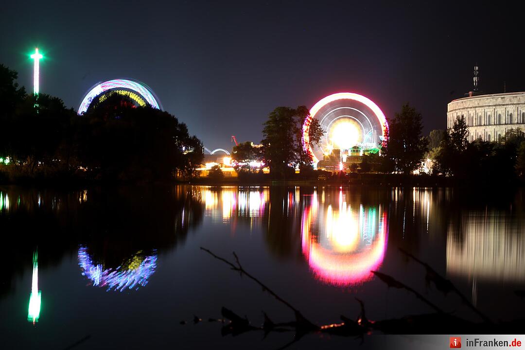Abschlussfeuerwerk am Volksfest in Nürnberg