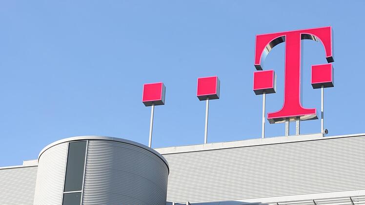 Die Telekom will Menschen wieder mehr verbinden und hat deshalb eine Liebes-Unterwäsche auf den Markt gebracht. Foto: Deutsche Telekom AG
