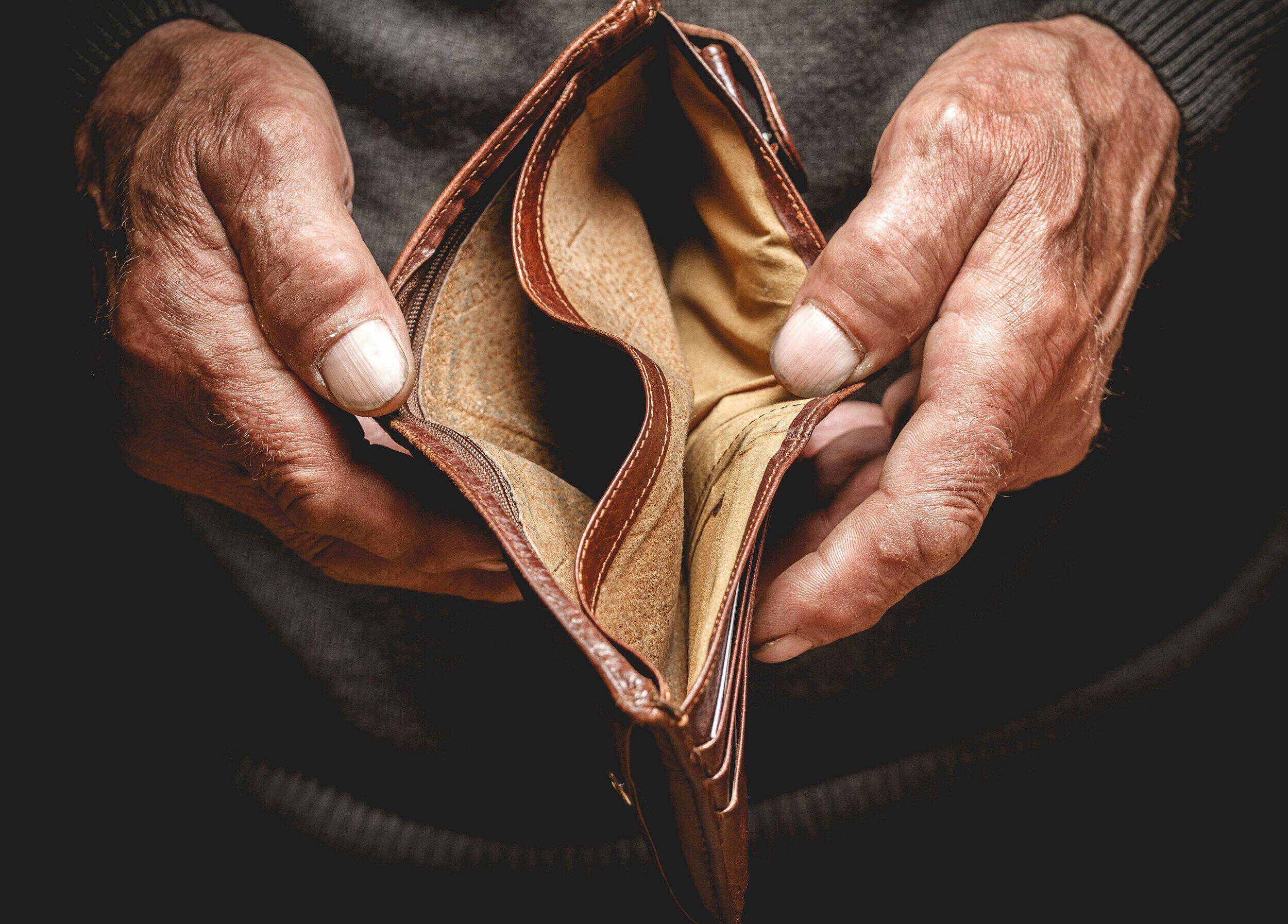 Viele schaffen es nicht: So viel müsstest du verdienen, um 2000 Euro ...