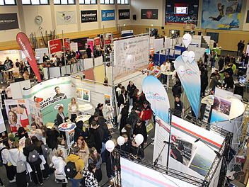 Kitzingen: "Damit Unternehmen das Personal der Zukunft finden" - so verlief der erste Berufsinformationstag Kitzingen: "Damit Unternehmen das Personal der Zukunft finden" - so verlief der erste Berufsinformationstag