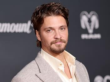 Luke Grimes Der Schauspieler und Musiker Luke Grimes hat Hollywood privat den Rücken gekehrt.
