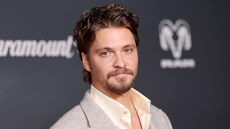 Der Schauspieler und Musiker Luke Grimes hat Hollywood privat den R&uuml;cken gekehrt.