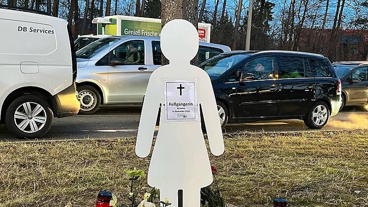 Weiße Figur in Nürnberg: Dahinter verbirgt sich eine Tragödie