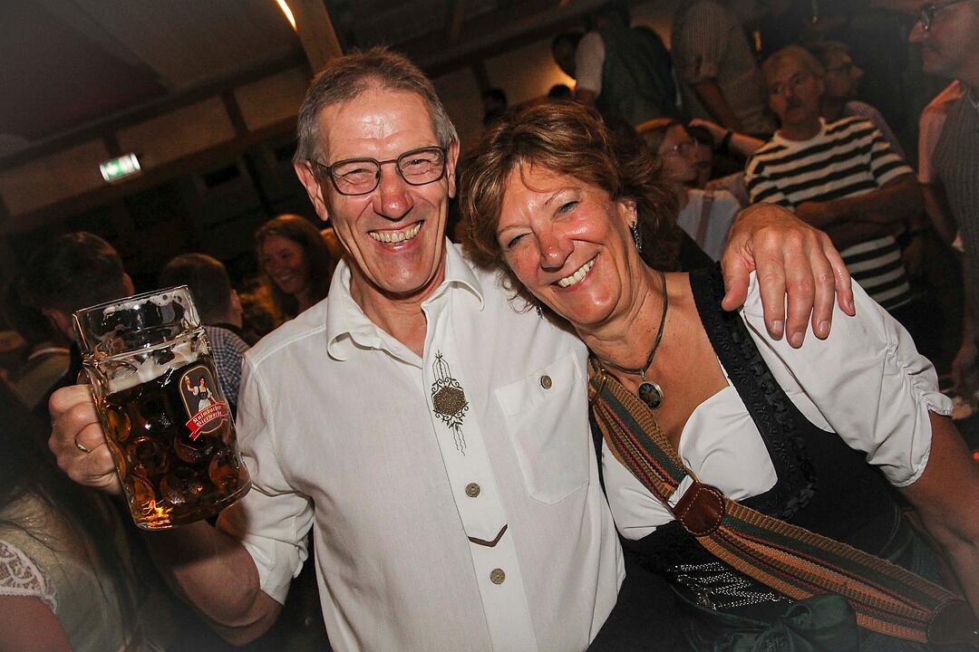 Tanzen, Feiern, Mitsingen &ndash; bayerische Partystimmung bis Mitternacht.