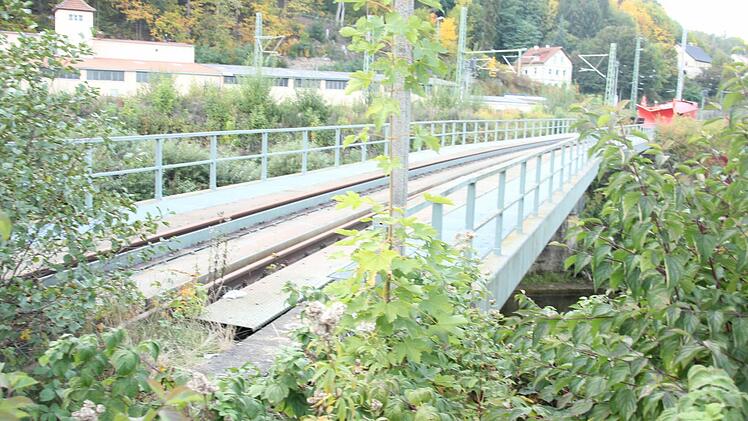 Die alte Bahnbrücke  Foto: Friedwald Schedel