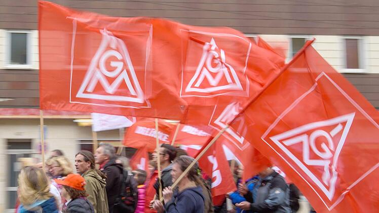 Tausende demonstrierten beim Tag der Arbeit in Bayern. Foto: Archiv /Nicolas Armer/dpa