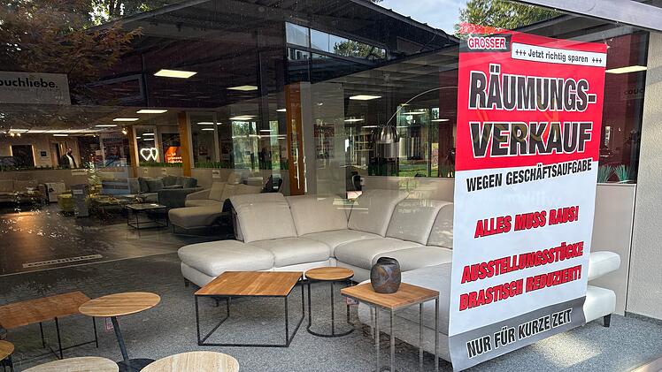 R&auml;umungsverkauf bei Wohnzimmer Koch in Bamberg - M&ouml;belhaus schlie&szlig;t