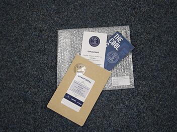 Ein Werbeflyer - vielfach verpackt.Foto: Katrin Geyer