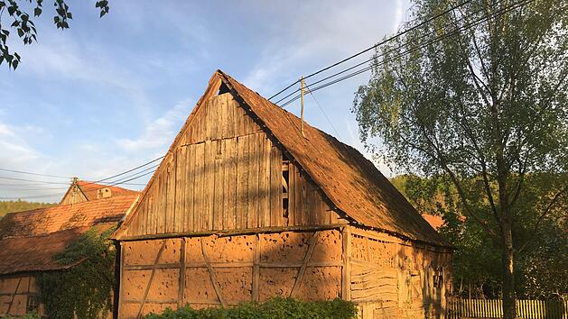 Idylle: Eine alte Scheune in Burghausen im Abendlicht.Foto: Nicolas Zenzen