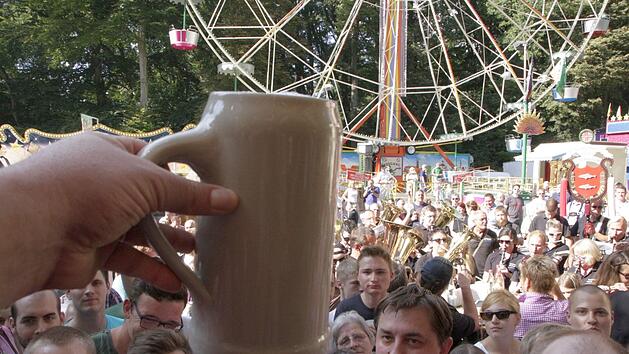 150 Liter Freibier spendet heuer die Brauerei Eichhorn beim traditionellen Bieranstich am heutigen Freitag auf dem Schindler-Keller. Foto: J. Hofbauer