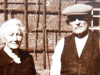 Karl Fleischmann (71) und seine Frau Berta (64) flüchteten am 13. November 1938 aus Aufseß zu ihrem Sohn nach Bayreuth.  Foto: in Arnold Fleischmann - Light & Shadows. A Memoir, Baltimore, 2010, Seite 20/Repro: Franze