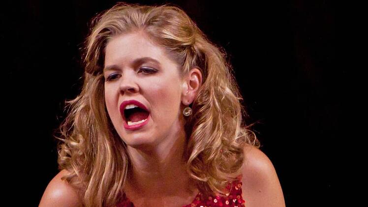 Wandlungsfähige Sängerin: Betsy Horne bei einem Auftritt im Rahmen des Coburger Theaterfestes im September 2012.Foto: Archiv / Jochen Berger