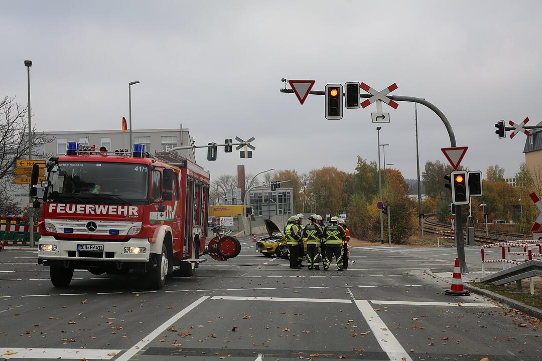 Vier Personen nach Kreuzungsunfall verletzt