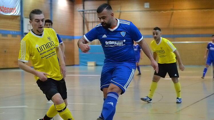 3:1 endeten die beiden Duelle zwischen dem SCO (gelbe Trikots) und der Brucker Reserve. In der Gruppenphase triumphierte noch der FSV, im Endspiel gelang dem Ligarivalen die Revanche.