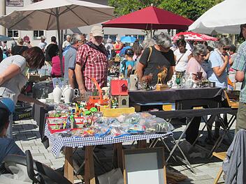 Am ersten Juli-Wochenende veranstaltet auch die HaKaGe ihren Flohmarkt rund um den Viehmarkt. Er ist Teil des traditionellen Hamma Damma-Treibens.