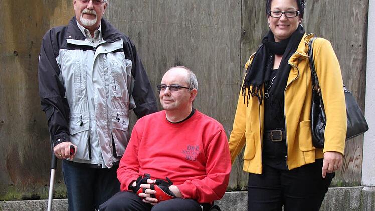 Heike Rickel, Karlheinz Röthlein und Rainer Kessler leiden an Multipler Sklerose. Fotos: Sabine Herteux