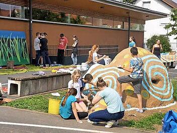 Für ihren Traumpausenhof an der Strullendorfer Grund- und Mittelschule legten sich die Schüler mächtig ins Zeug. Foto: Andrea Spörlein