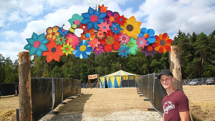 Veranstalter Jonas Hübsch am Einlass. Foto: Jürgen Gärtner