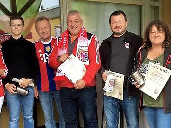 Die geehrten Mitglieder mit dem Vorstand: Bernd Brehm, Hilde Lebender, Luca Haller, Wolfgang Lebender, Gerald Hahner, Arek Zabawski, Danuta Zabawski und Hans Kuhn (v. l.) Foto: privat