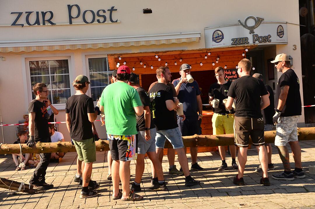 Party mit der Band "CAVELAND"