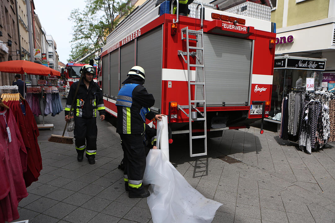 Nürnberg: Feuer in Schnellrestaurant