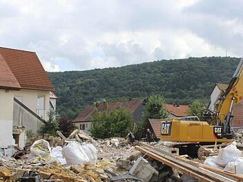 Die Abrissarbeiten bei der Seußwiese neigen sich dem Ende zu. Foto: fra-press