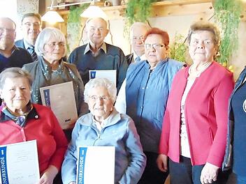 Die langjährigen Mitglieder des VdK Gräfenberg  Foto: Petra Malbrich