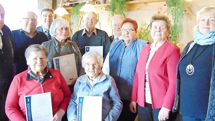 Die langjährigen Mitglieder des VdK Gräfenberg  Foto: Petra Malbrich