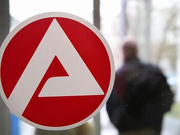 Positive Einschätzungen zur Entwicklung des Arbeitsmarktes haben die Bundesagentur für Arbeit und die Arbeitgeber abgegeben. Foto: Bernd Wüstneck/dpa