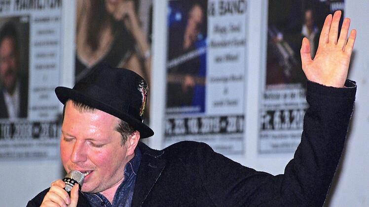 Adriano Prestel bei seinem Konzert in Reith  Foto: Winfried Ehling