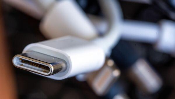 Ab dem 28. April 2026 m&uuml;ssen neue Laptops in der EU &uuml;ber einen USB-C-Ladeanschluss verf&uuml;gen.