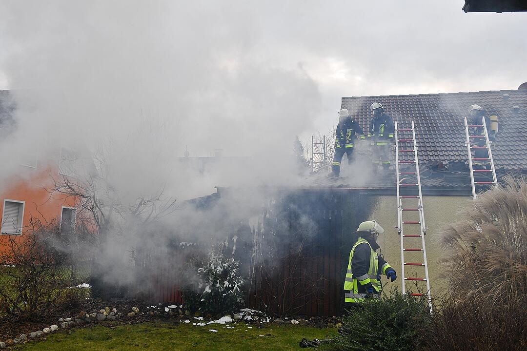 Kreis Bamberg: Feuer greift auf Wohnhaus über