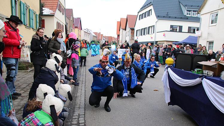 Faschingszug in Poppenlauer.Heike Beudert