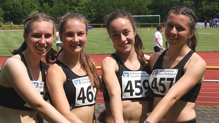 Für die deutsche Meisterschaft qualifiziert: die U18-Staffel des TV/DJK Hammelburg um Lilian Heid, Anna Lukaschewitsch, Lena Weigand und Elisa Eich.Reinhold Nürnberger