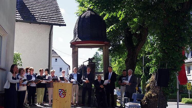 Die Sängerinnen des SSV Beikheim umrahmten den Festakt mit heimatlichen Liedern. Heike Schülein