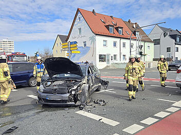 Bamberg: Frontalcrash auf Berliner Ring - übrig blieben "Wracks" Bamberg: Frontalcrash auf Berliner Ring - übrig blieben "Wracks"