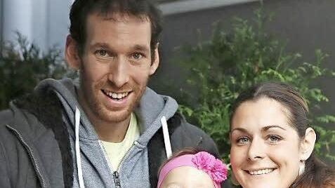 Itamar Stein im Kreis seiner richtigen Familie mit Ehefrau Thereza und Töchterchen Mia. Foto: privat