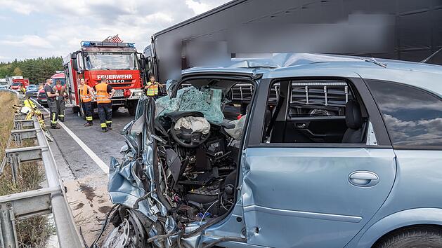 T&ouml;dlicher Unfall nahe Strullendorf: Autofahrer stirbt bei Frontalcrash