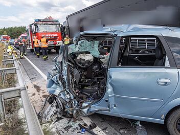 T&ouml;dlicher Unfall nahe Strullendorf: Autofahrer stirbt bei Frontalcrash