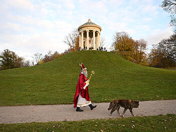 Hochkonjunktur für Nikolaus und Weihnachtsmann: die Advents- und Weihnachtszeit