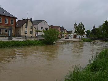Nah am Wasser gebaut: Gundelsheim und der Leitenbach.Fotos: Ronald Rinkelf